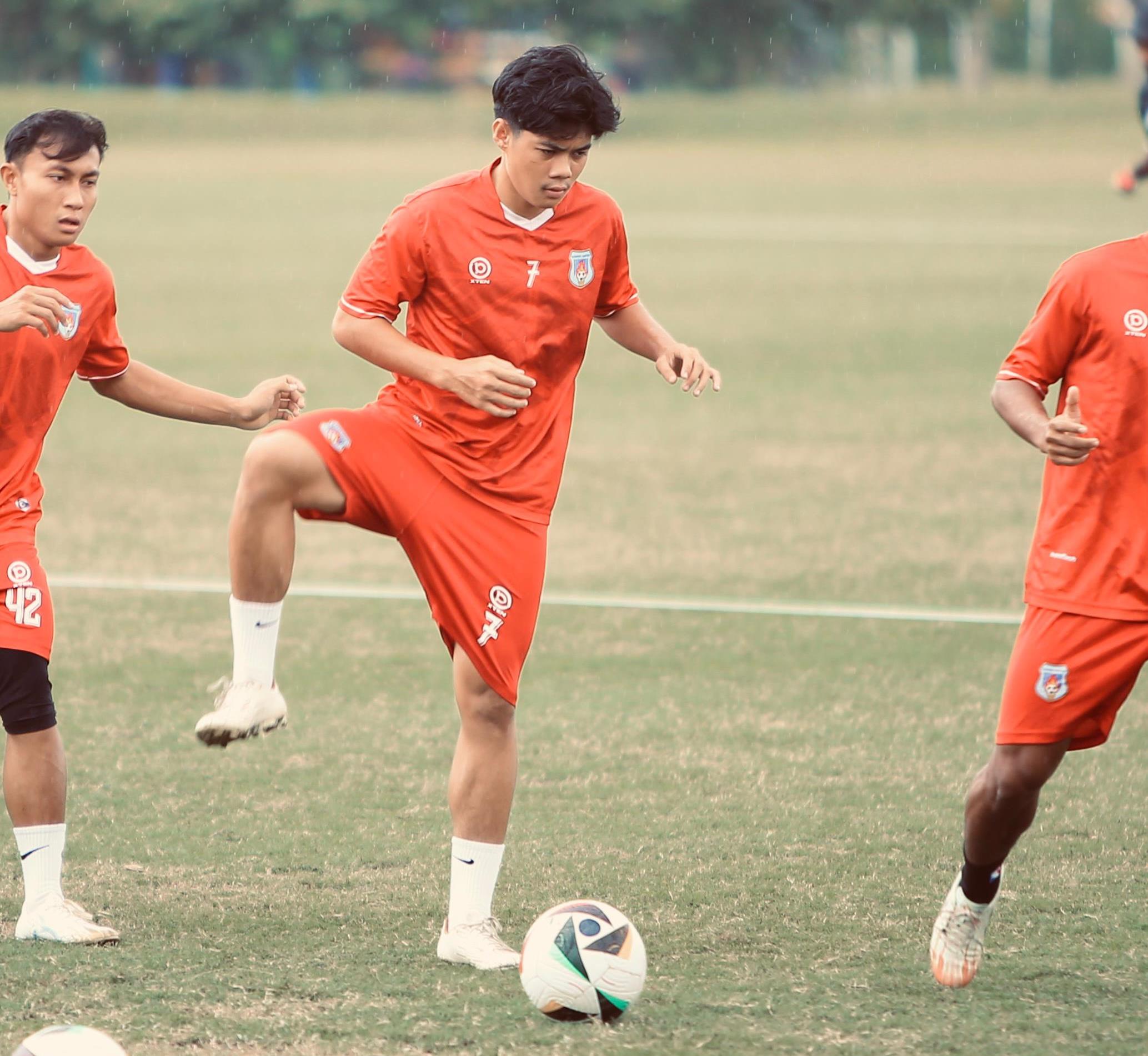 Muhammad Valintwino atau  Vava dalam  sesi latihan.